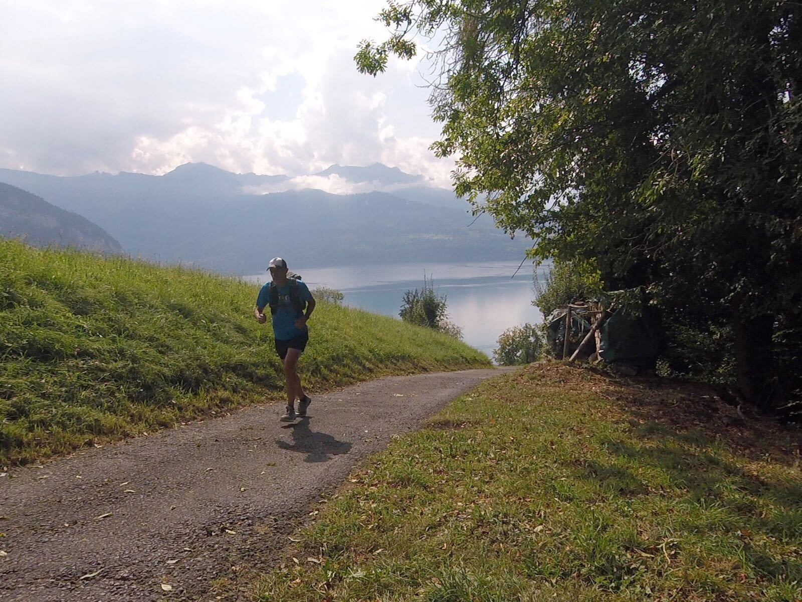 Premi&egrave;re &eacute;tape de ce run trip de l&#39;Oberland bernois, pile entre les deux lacs de Brienz et de Thoune&hellip;    Interlaken&hellip; Entre les lacs, pile o&ugrave; elle se trouve&hellip;…