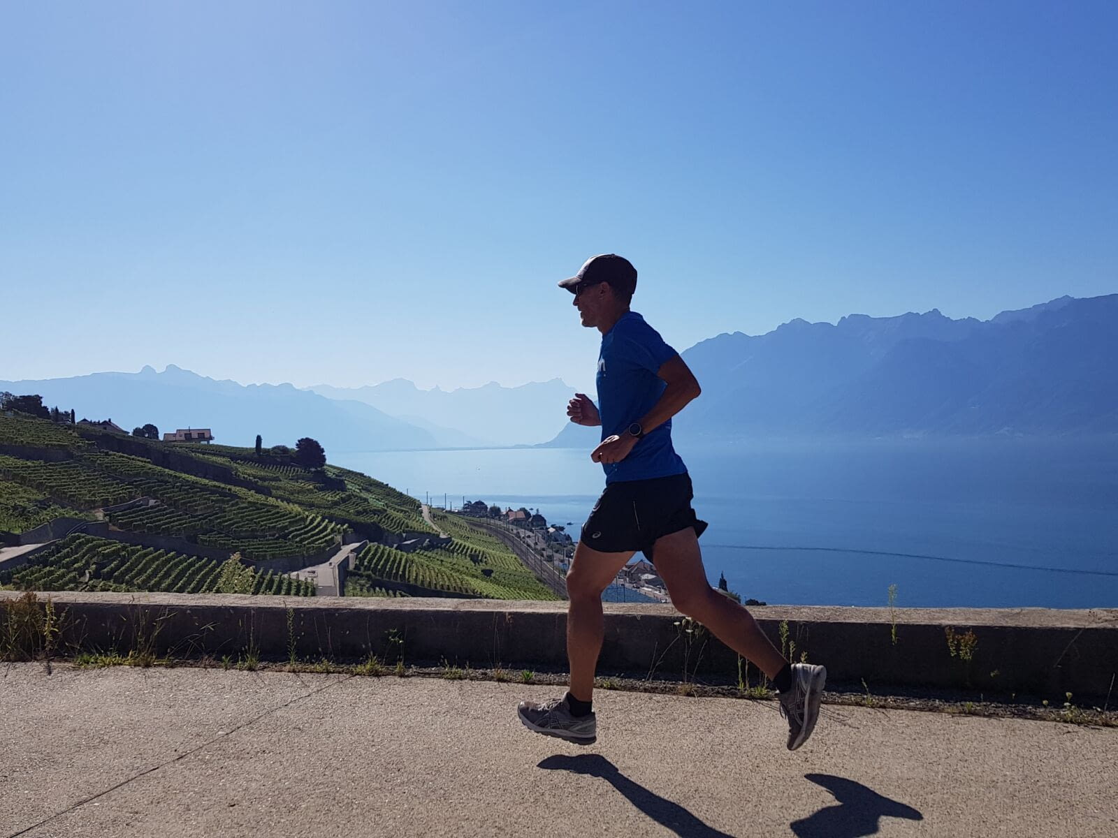 Deuxi&egrave;me &eacute;tape du trajet Rolle-Villeneuve : de Lausanne-Ouchy &agrave; Villeneuve, 32.6km    Matin de la 2&egrave;me &eacute;tape : ravi d&rsquo;avoir tr&egrave;s peu de courbatures au r&eacute;veil,…