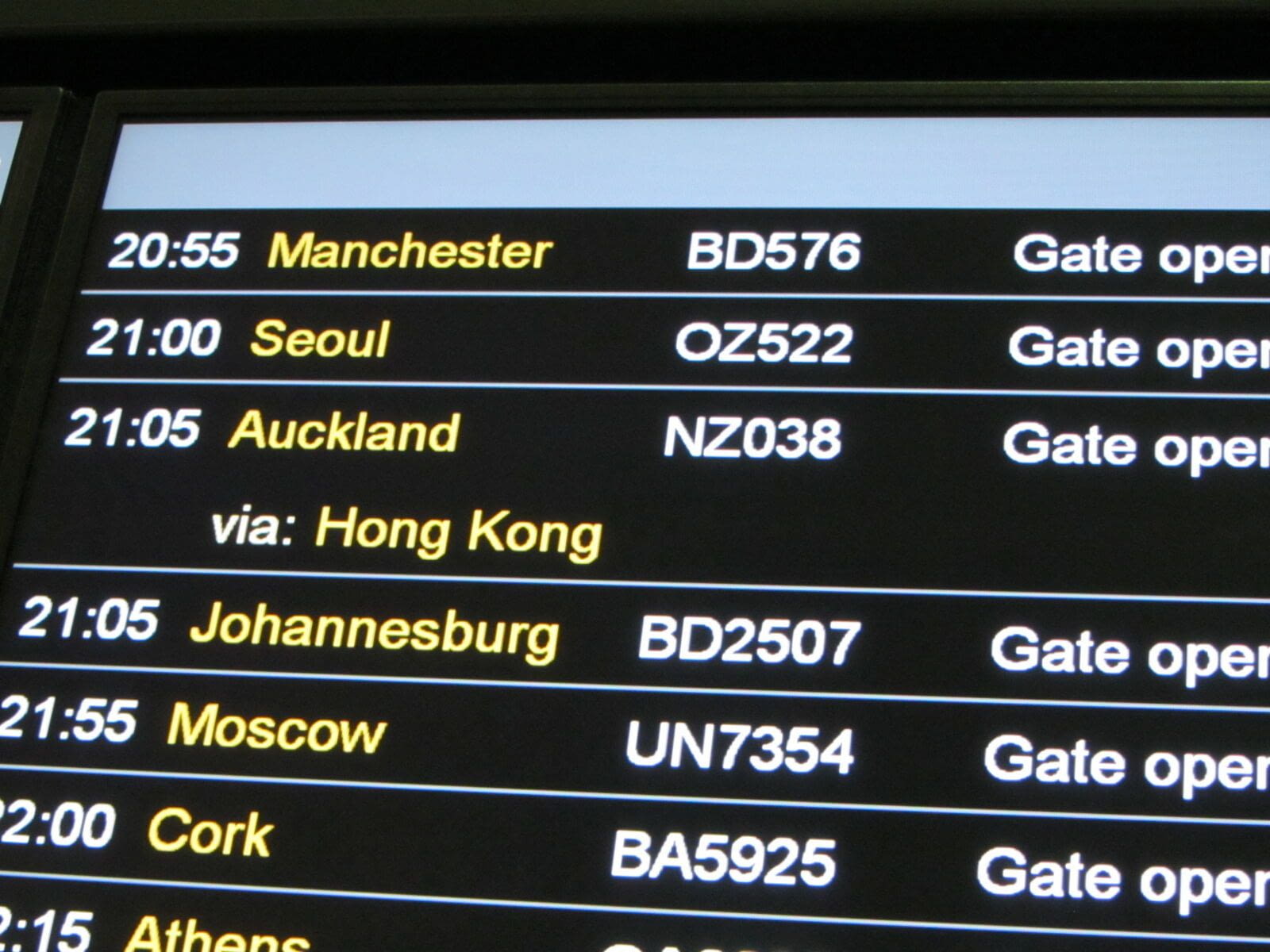 You like to travel ... and sometimes you fly... and sometimes, the plane is late, or the flight is canceled, and you&#39;re stuck in the hall, watching the rain behind the window, regretting having paid…