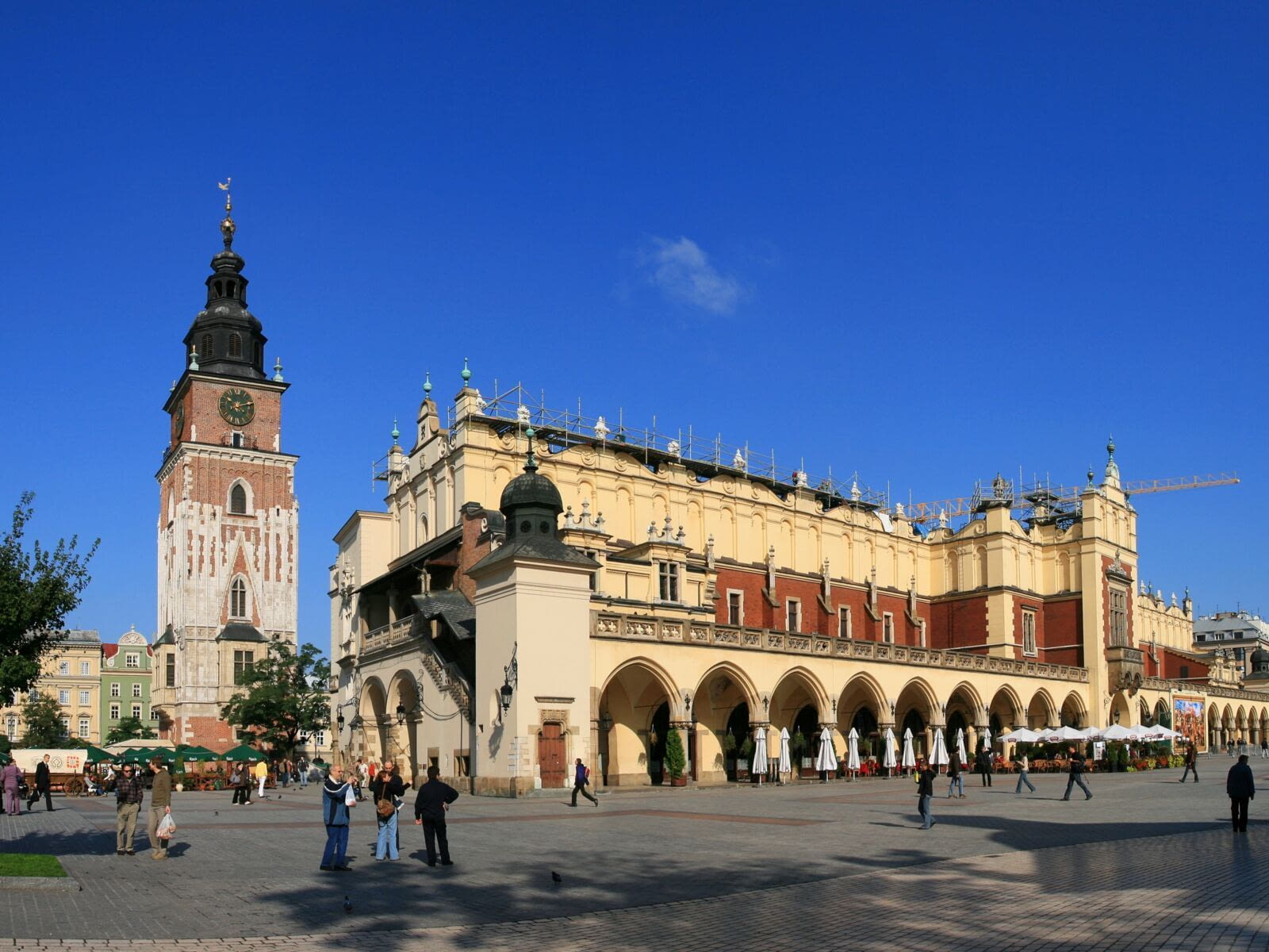 Discover the charms of the Poland&#39;s former capitol, bathed by the Vistula and its the welcoming banks. Surrounding Europe&#39;s largest medieval square, numerous churches, palaces, museums of all…