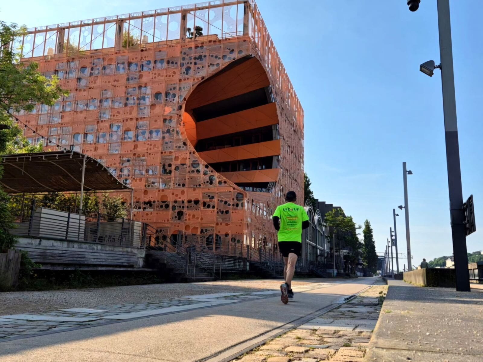 Sur ce parcours plat, &agrave; la d&eacute;couverte de la Confluence et du Vieux Lyon, est-que tu vas traverser plus souvent le Rh&ocirc;ne ou la Sa&ocirc;ne, et est-ce que tu vas te perdre dans les traboules?...…