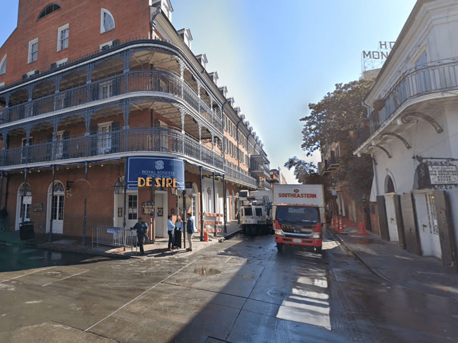 Run and visit New Orleans    Follow our route and be guided to explore and discover New Orleans, the most Frenchy of American cities. Run Its typical&nbsp; and iconic streets, with their colonial architecture,…