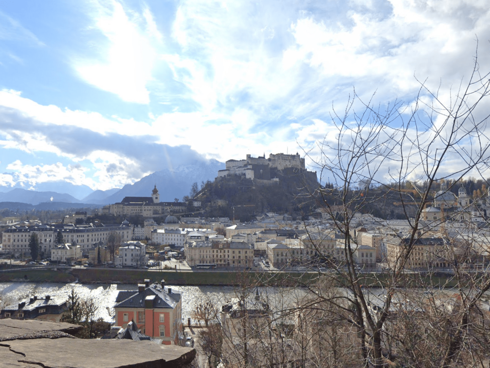 Salzburg, l&amp;#39;essentiel    D&amp;eacute;couvrez cette ville baroque, o&amp;ugrave; Mozart &amp;agrave; v&amp;eacute;cu il y a 250 ans, dans cette vieille ville inchang&amp;eacute;e, au pied d&amp;rsquo;une forteresse b&amp;acirc;tie…